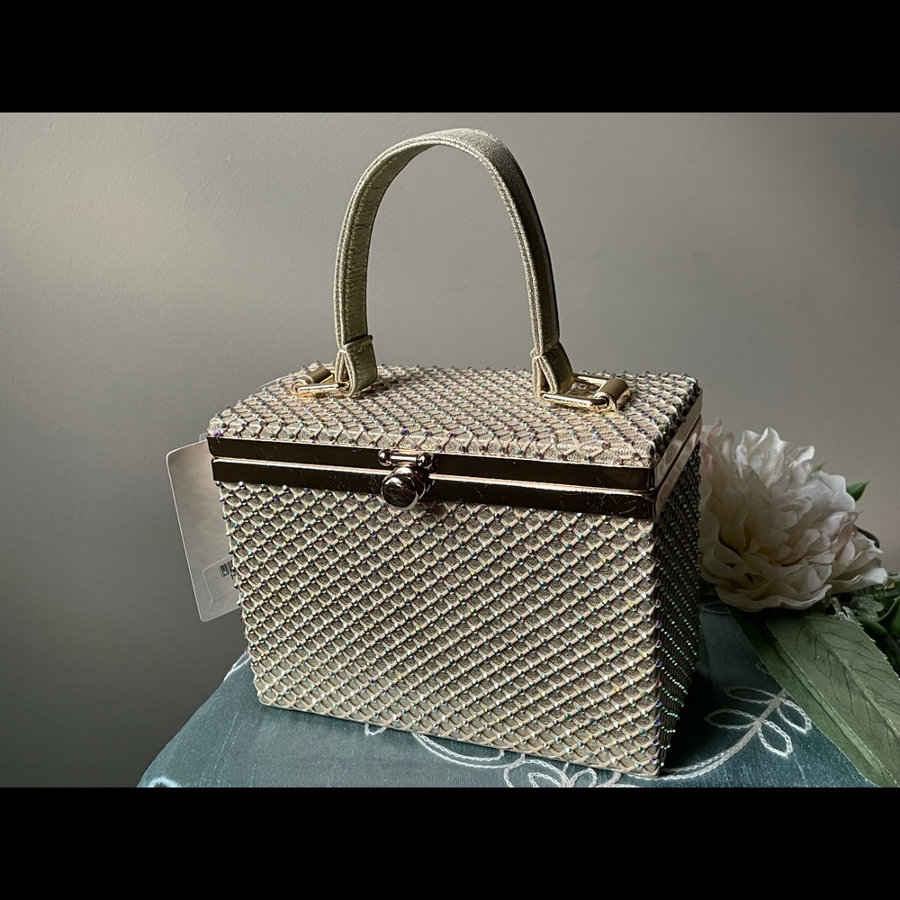 Box Rhinestone Clutch Sparkles. Party!!!